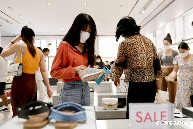 khong con canh chen lan xo day gianh do giam gia trong ngay black friday hinh 4