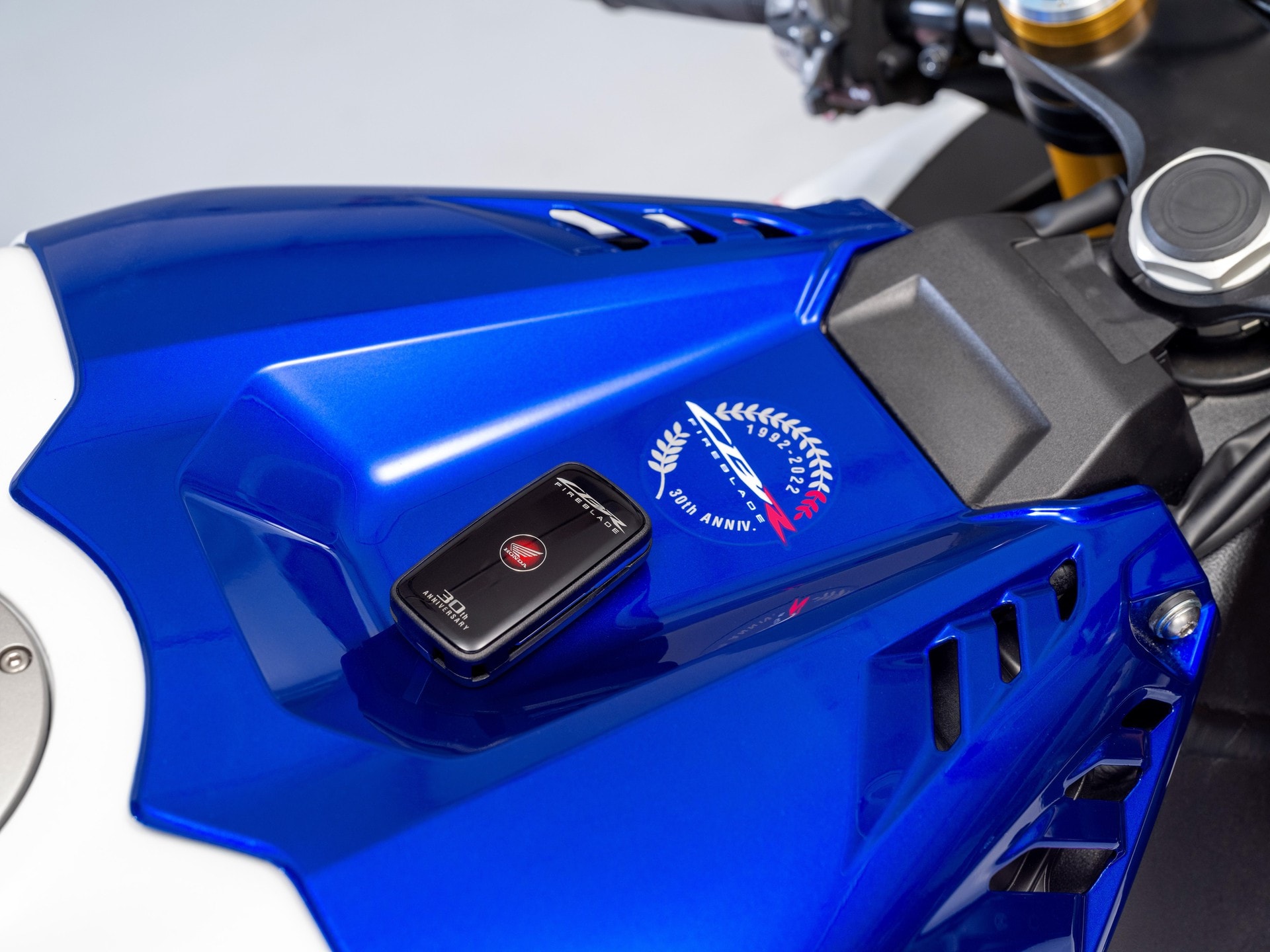 honda cbr1000rr r ra mat duoc nang cap hieu nang va co them ban dac biet hinh 5