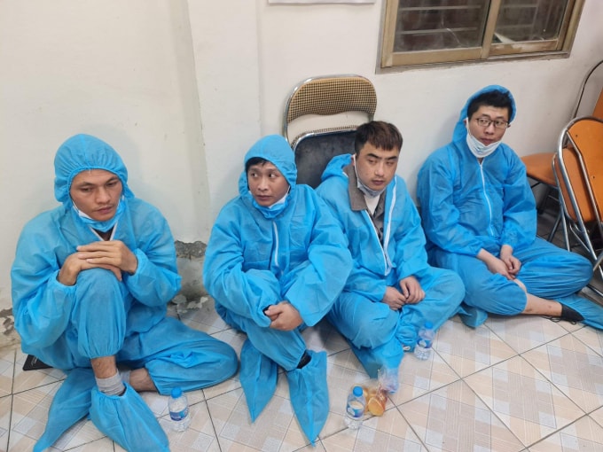 ha noi phat hien 4 nguoi nuoc ngoai nhap canh trai phep hinh 1