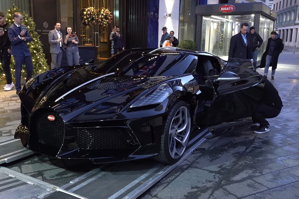 bugatti la voiture noire xuat hien tren duong pho london hinh 1
