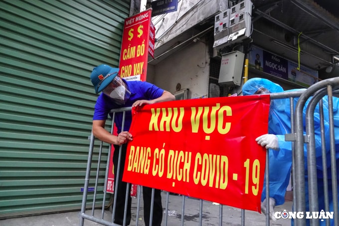 ha noi 2 xa phuong co cap do nguy co cao vi nhieu ca cong dong hinh 1
