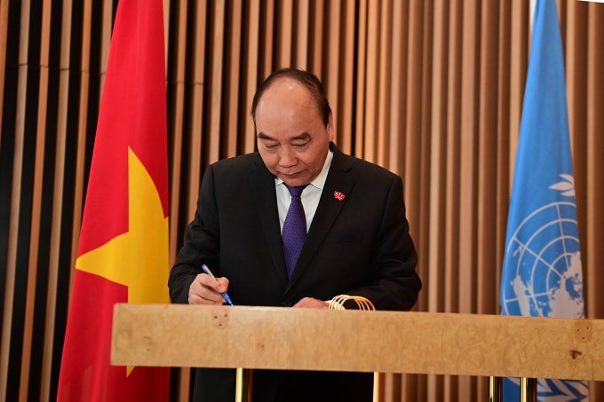 chu tich nuoc gap tong giam doc van phong lien hop quoc tai geneva hinh 2
