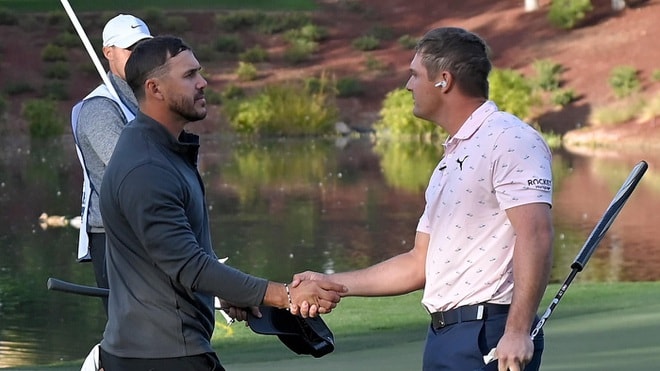 golfer brooks koepka danh bai bryson dechambeau trong su kien the match hinh 1