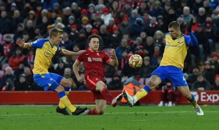 danh bai southampton liverpool thay man city xep thu 2 bang xep hang hinh 2