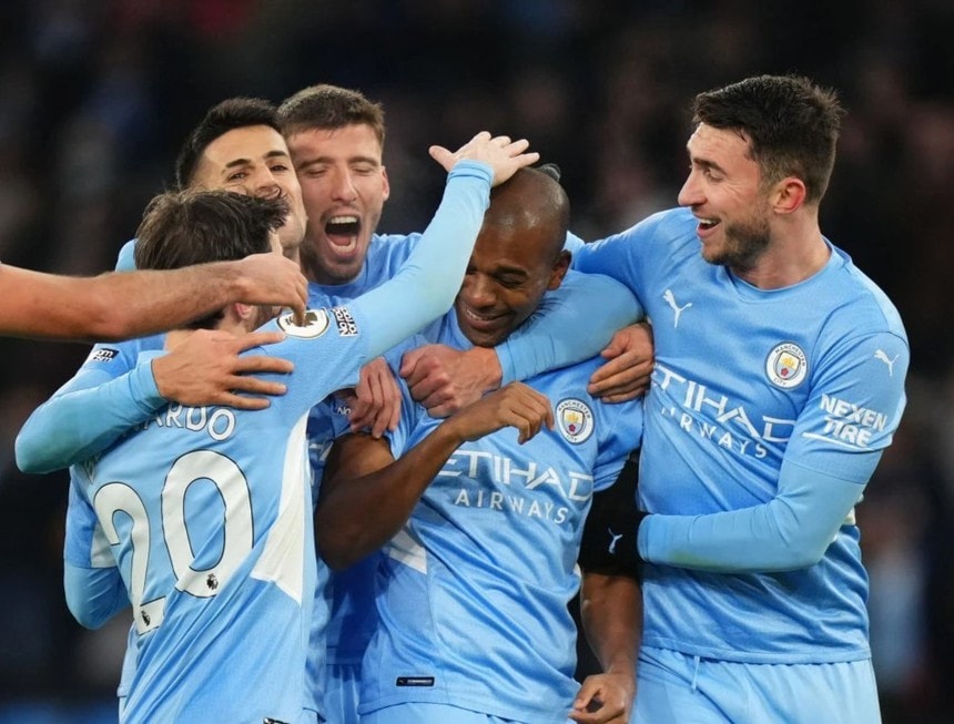 man city doi lai ngoi nhi bang tu tay liverpool hinh 4