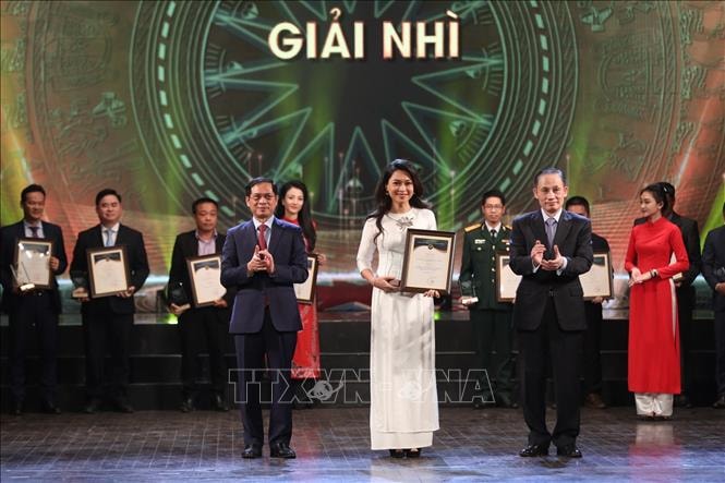 le trao giai thuong toan quoc ve thong tin doi ngoai lan vii hinh 4