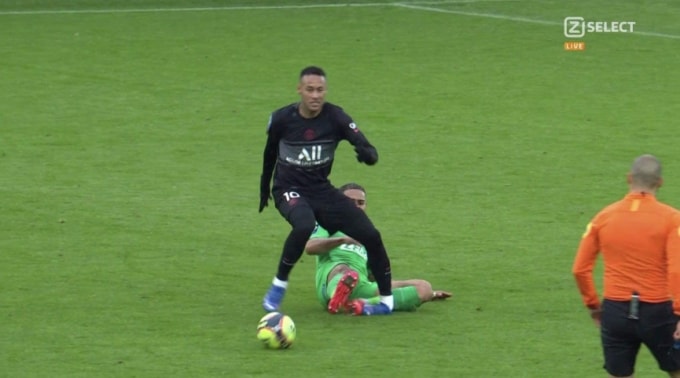 neymar co the nghi thi dau 6 tuan sau pha vao bong ac y hinh 1