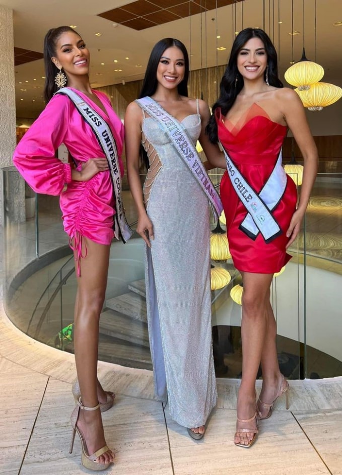 miss universe 2021 huy lich trinh ngay 2 do hoa hau phap mac covid 19 hinh 2