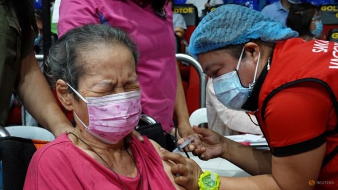 philippines tiem cho 9 trieu nguoi trong 3 ngay truoc lo ngai ve bien the omicron hinh 1