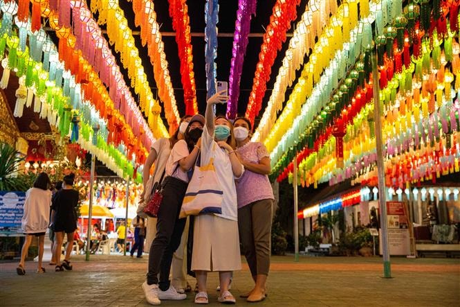 thai lan yeu cau cach ly tat ca du khach den tu chau phi hinh 1