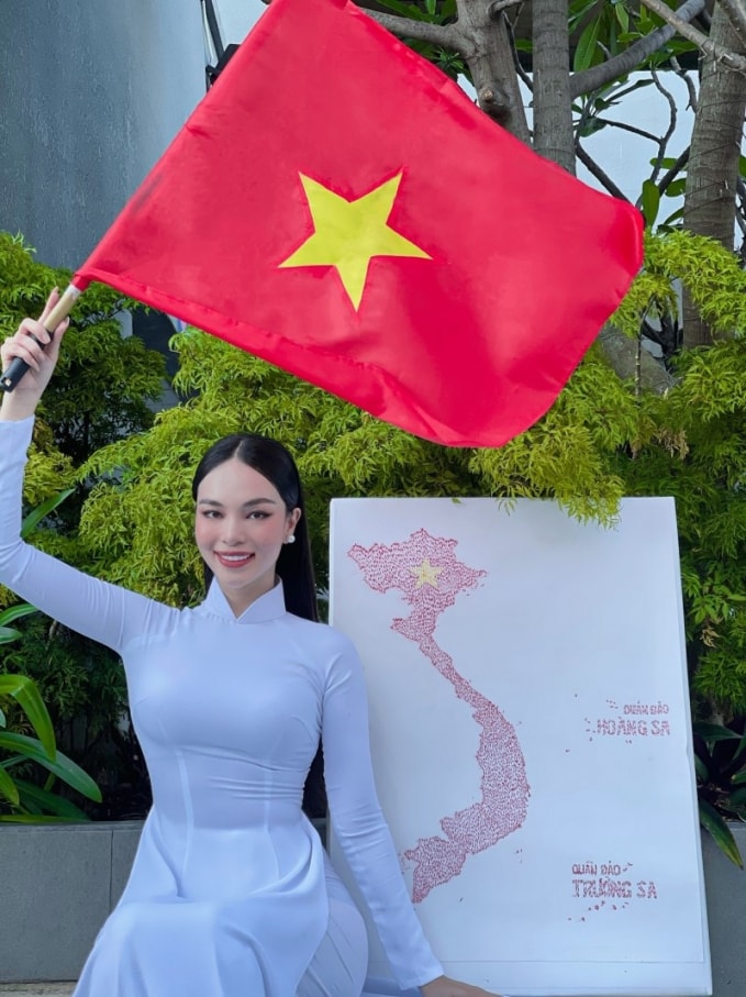 hoang huong ly dua ban do viet nam den voi cuoc thi hoa hau du lich quoc te 2021 hinh 3