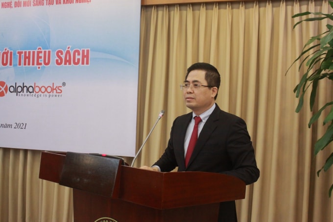 bo khcn day manh phat trien sach ve doi moi sang tao va khoi nghiep hinh 2