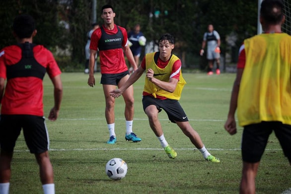 dt singapore goi 3 con trai cua fandi ahmad du aff suzuki cup 2020 hinh 1