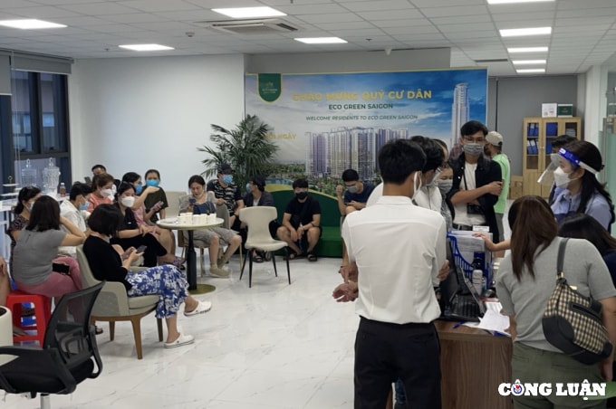 tranh cai ve phi quan ly nhieu cu dan chung cu eco green saigonbi cat nuoc hinh 3