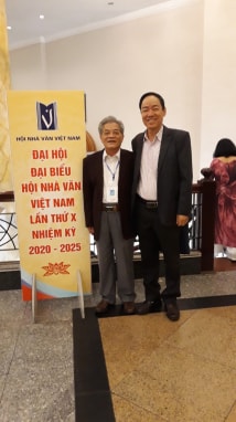 cay thang bong ngay  chuyen cay chuyen doi chuyen nguoi hinh 1