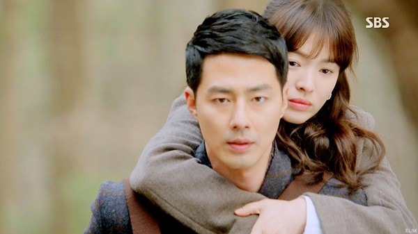loat vai dien lam nen ten tuoi cua song hye kyo hinh 8