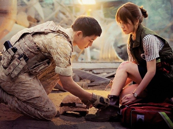 loat vai dien lam nen ten tuoi cua song hye kyo hinh 9