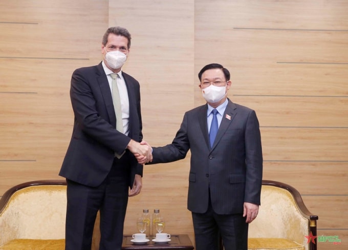 chu tich quoc hoi de nghi adb ho tro viet nam nang cao nang luc du bao va tam nhin dai han hinh 1
