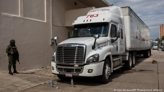 mexico giai cuu 210 nguoi di cu trong thung xe container hinh 1
