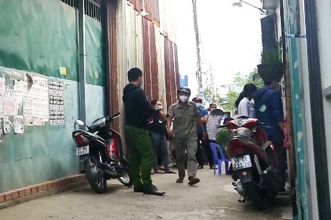 nguoi phu nu tu vong trong tu the treo co o nha tro hinh 1