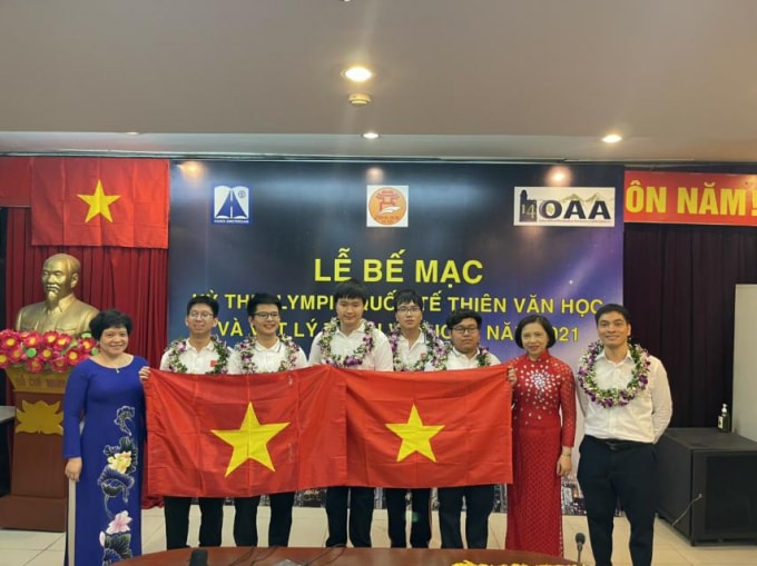100 hoc sinh viet nam dat giai cao trong ky thi olympic thien van hoc hinh 1