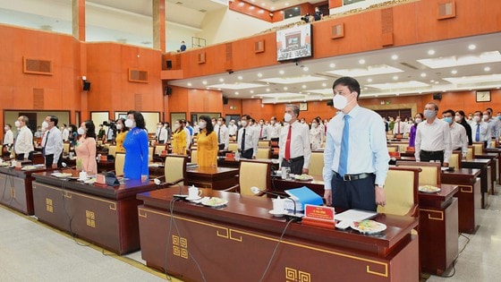 bi thu nguyen van nen tp hcm quyet tam phuc hoi kinh te xa hoi hinh 2