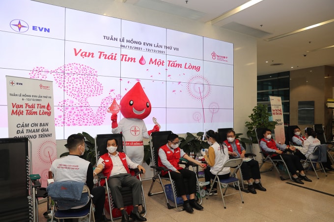 evn phat dong chuong trinh hien mau tuan le hong evn lan thu vii hinh 2