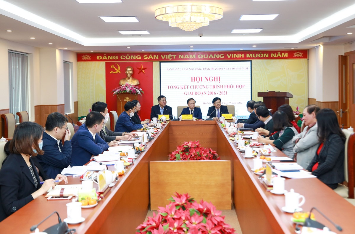 tiep tuc doi moi nang cao hieu qua phoi hop giua ban dan van trung uong va dang doan hoi nha bao viet nam hinh 1