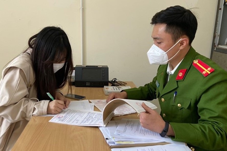co gai bi phat 75 trieu dong vi ve tu vung dich nhung lai di nha hang quan bar hinh 1
