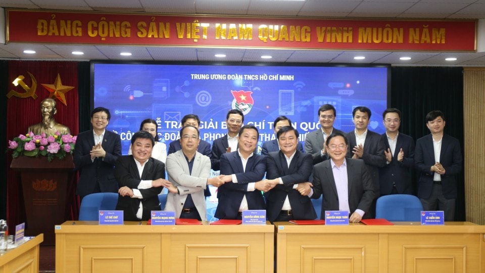 bao cua doan hay goi ten nhung viec vi dai cua dat nuoc va huong thanh nien vao do hinh 2