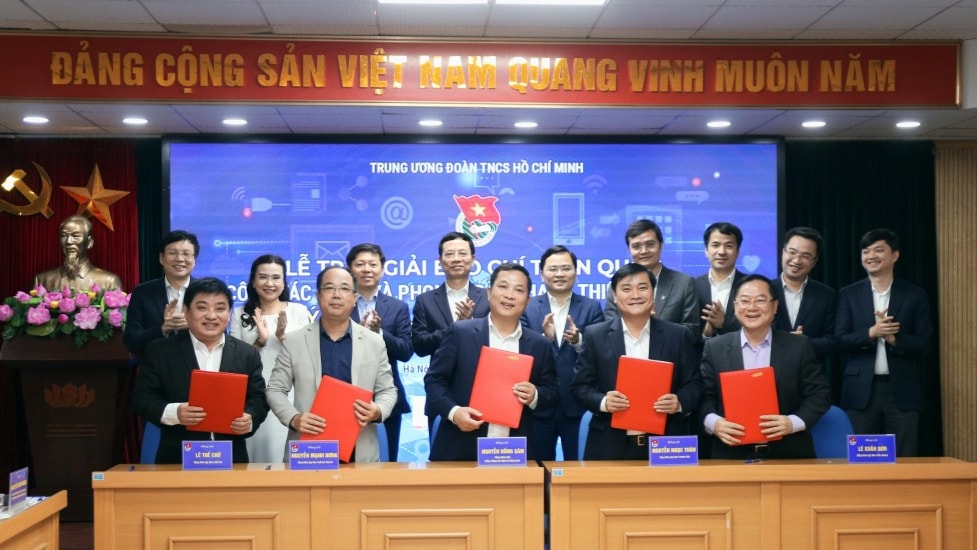 bao cua doan hay goi ten nhung viec vi dai cua dat nuoc va huong thanh nien vao do hinh 6