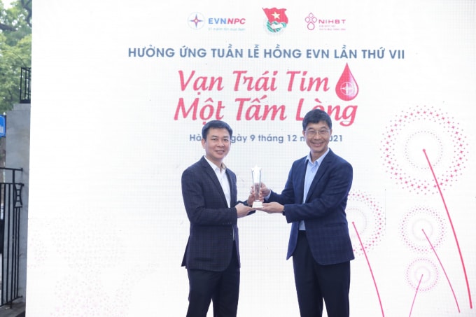 evnnpc huong ung hien mau trong tuan le hong lan thu vii hinh 3