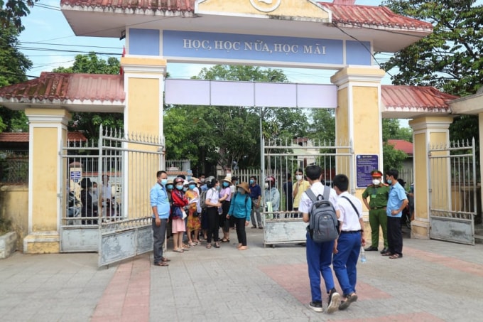 thua thien hue hoc sinh thpt se tro lai truong tu ngay 13 12 hinh 1