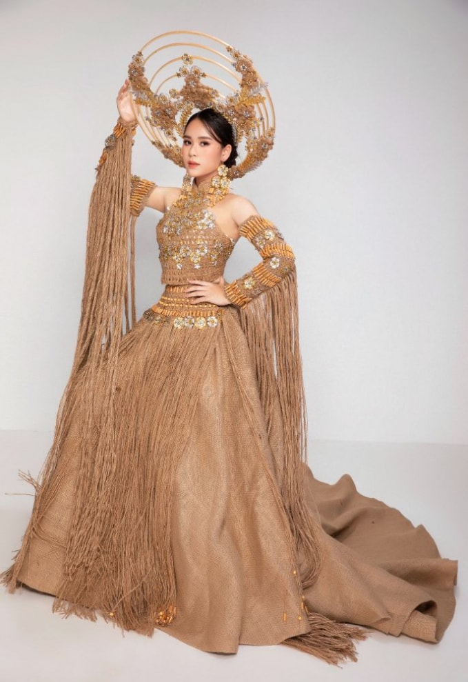 bella vu huyen dieu mang trang phuc ve moi truong cua ntk viet hung den ai cap hinh 4