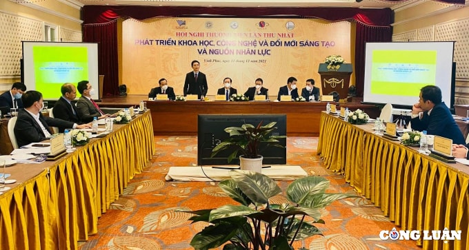 phat trien khoa hoc cong nghe va doi moi sang tao va nguon nhan luc hinh 1