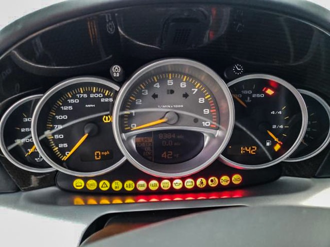 sieu xe porsche carrera gt 2005 bi tai nan duoc rao ban hon 8 ty dong hinh 6