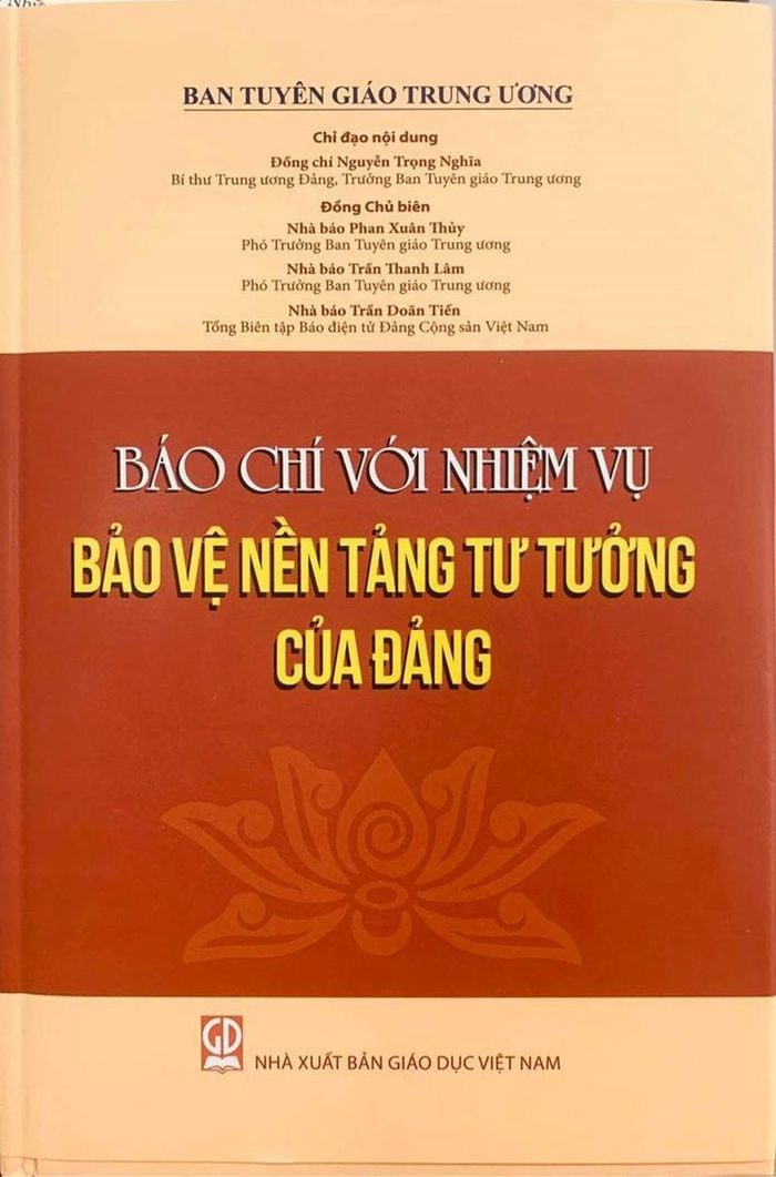 ra mat cuon sach bao chi voi nhiem vu bao ve nen tang tu tuong cua dang hinh 1