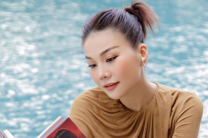 thanh hang ra mat phien ban tieu thuyet cua phim me chong hinh 1