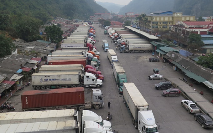 pho thu tuong le van thanh chi dao khac phuc tinh trang un tac nong san tai cac cua khau hinh 1