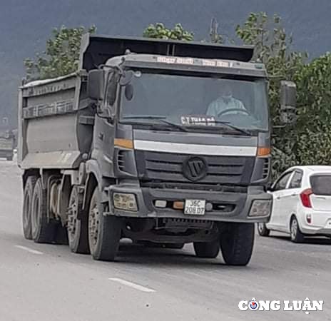nguoi dan bat an vi cac hung than tren quoc lo tai nghe an hinh 5