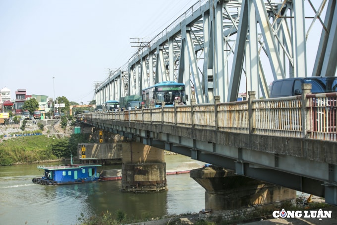 can canh tinh trang xuong cap nghiem trong cua cau duong ha noi hinh 2