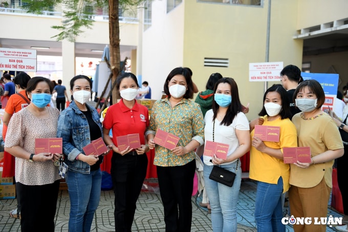 hon 500 giao vien hien mau nhan dao tai tp thu duc hinh 12