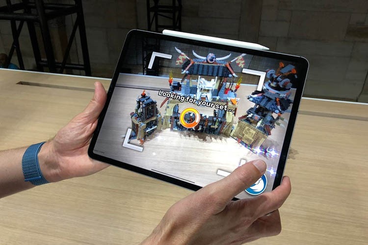apple co the se ra mat mot chiec ipad co kich thuoc lon len den 15 inch hinh 1