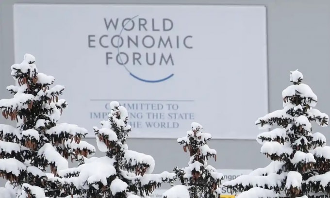 dien dan kinh te davos bi hoan den mua he do lo ngai omicron hinh 1