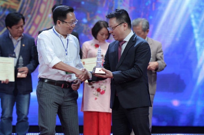 nha bao dinh thang bao tien phong nuoc mat rung va luong tri nguoi co trach nhiem hinh 2