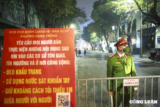 hinh anh dac biet tai nha tho lon ha noi trong dem giang sinh 2021 hinh 2