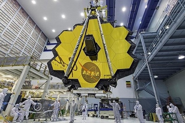 nasa phong kinh vien vong james webb lon nhat manh hon hubble 100 lan hinh 1