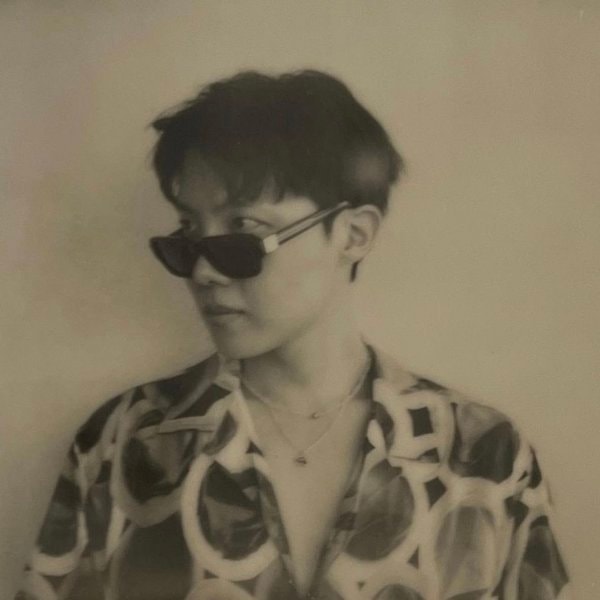 nhung bo trang phuc gay tranh cai cua idol han quoc nam 2021 hinh 6