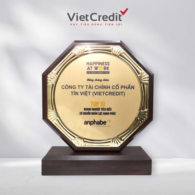 vietcredit duoc vinh danh top 10 doanh nghiep co nguon nhan luc hanh phuc hinh 1