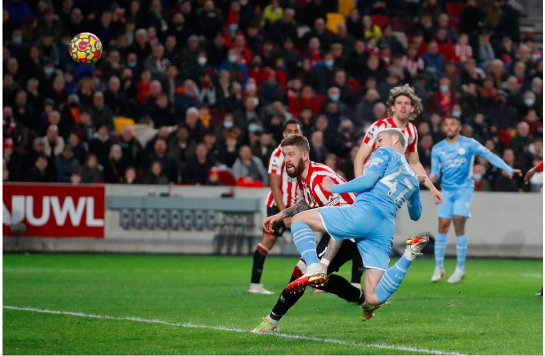 man city de bep brentford o vong 20 ngoai hang anh 2020 21 hinh 7